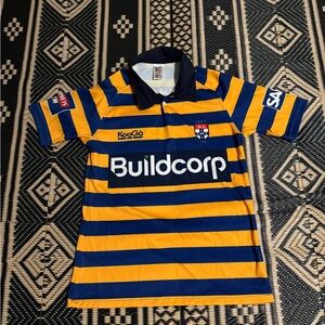Rugby jersey nicest one around great color and look size XL